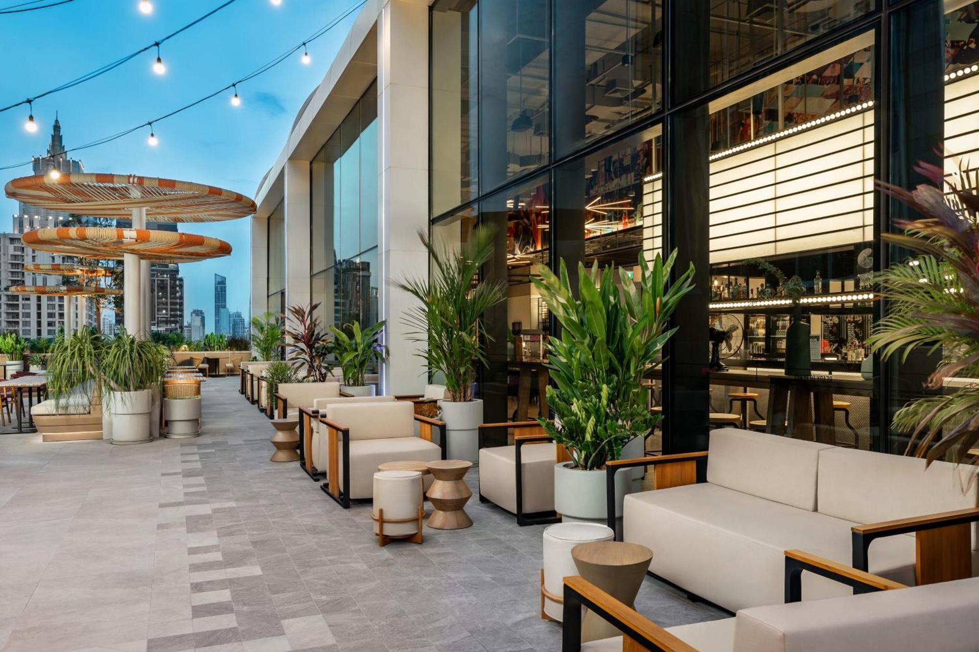 Hotel Moxy Bangkok Ratchaprasong Exterior foto