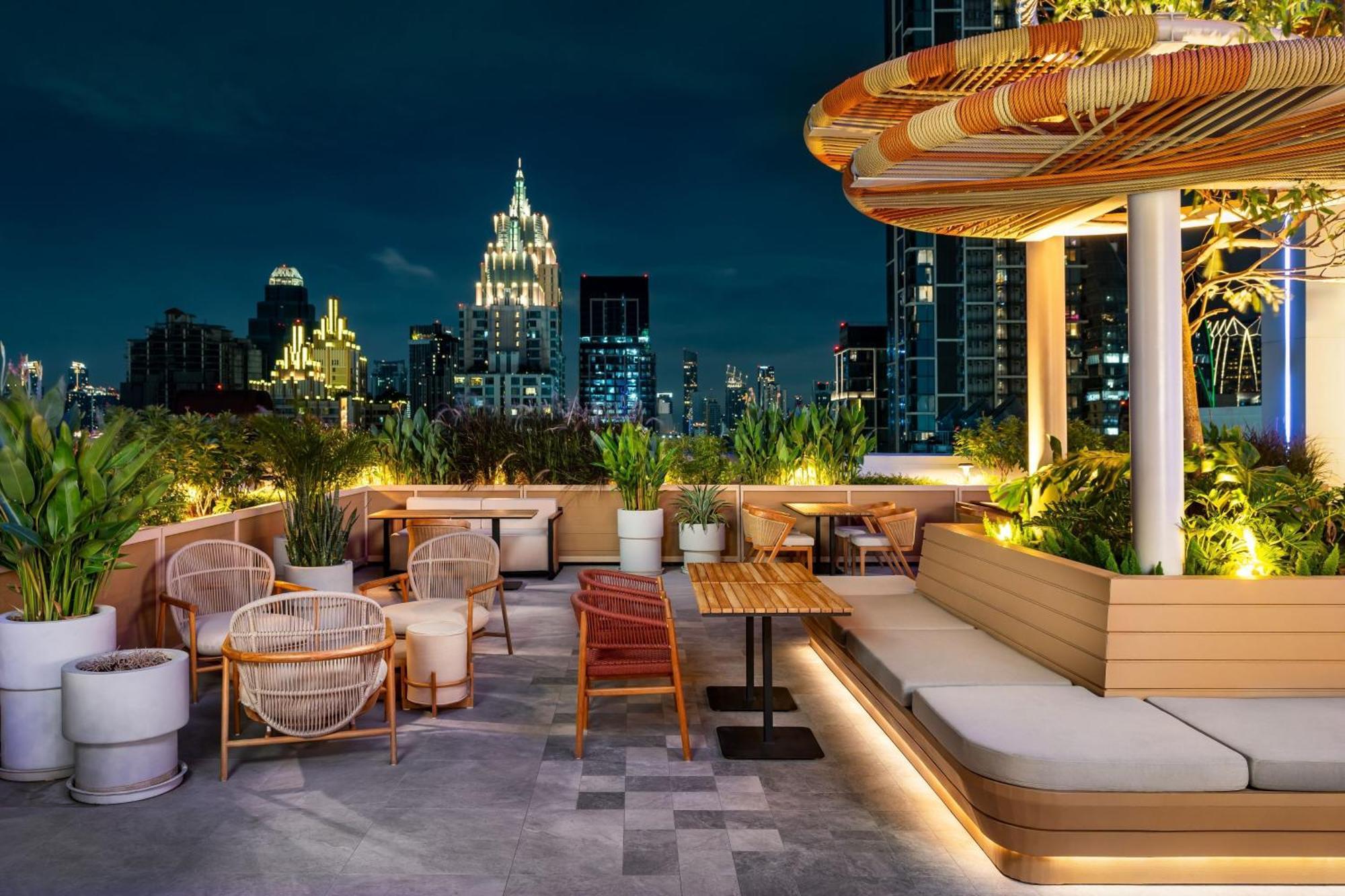 Hotel Moxy Bangkok Ratchaprasong Exterior foto