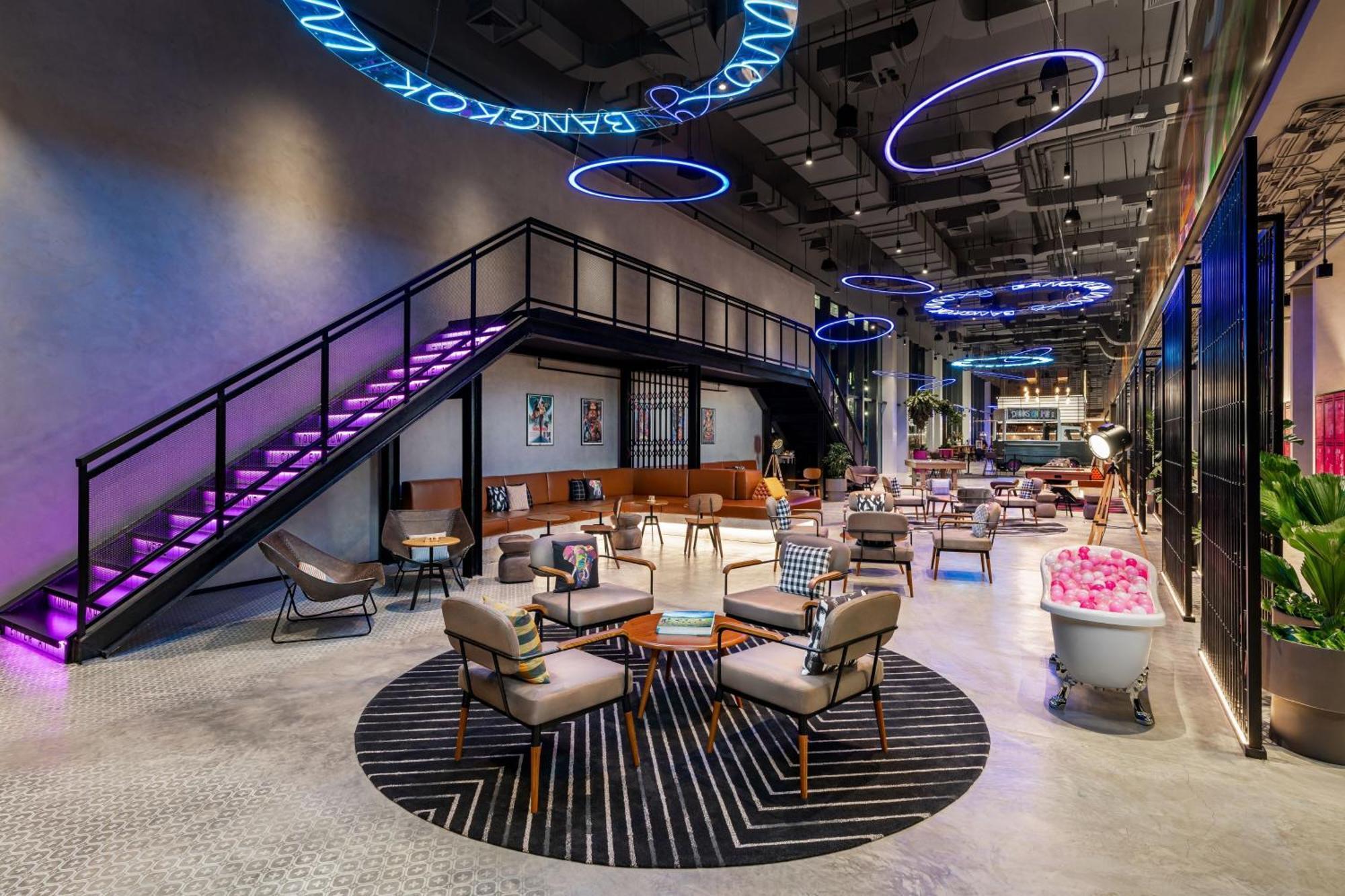 Hotel Moxy Bangkok Ratchaprasong Exterior foto