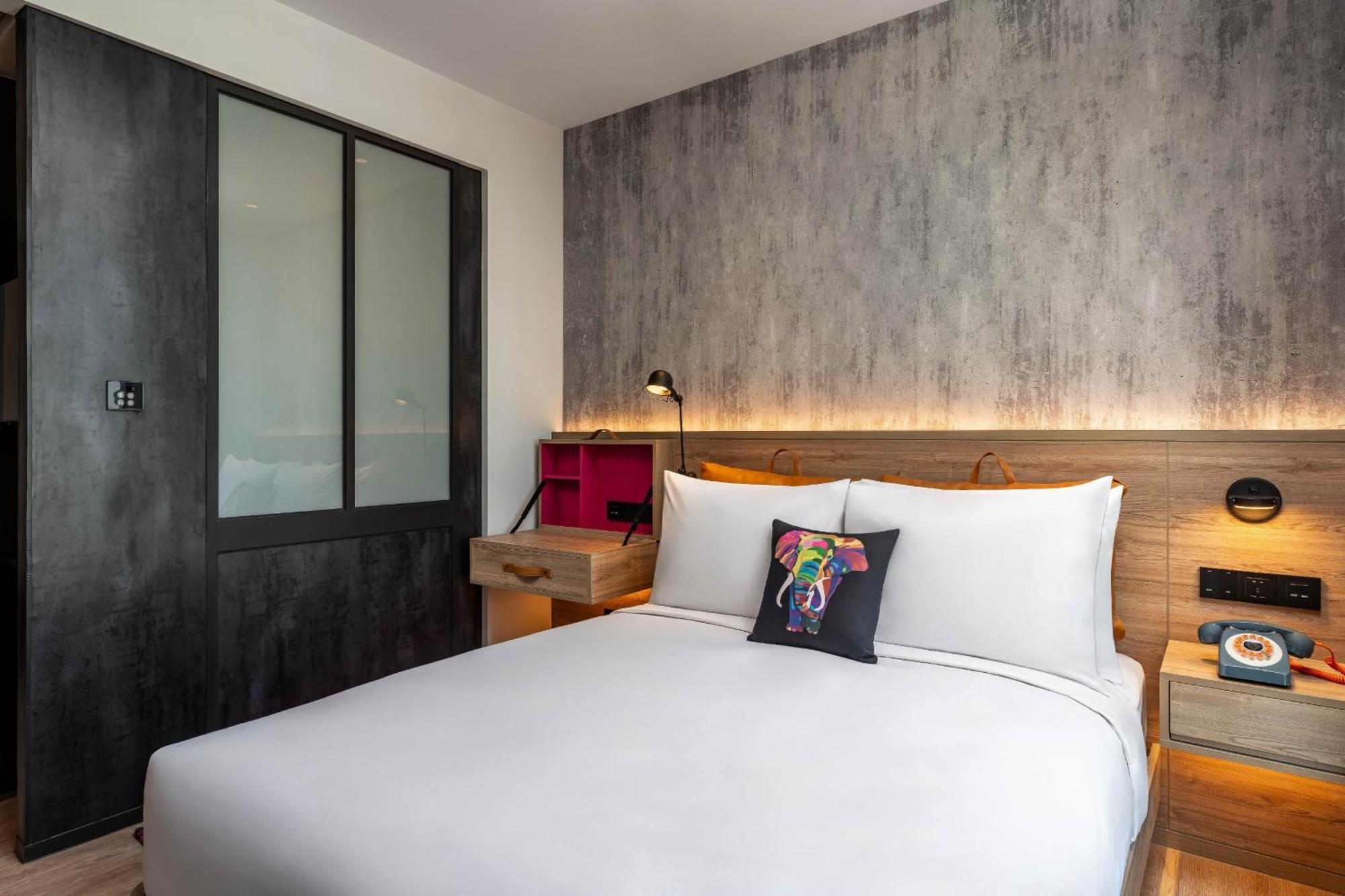 Hotel Moxy Bangkok Ratchaprasong Exterior foto